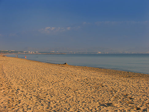 Am Strand entlang - Mallorca